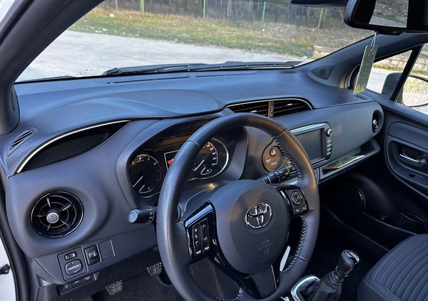 Toyota Yaris cena 59500 przebieg: 64400, rok produkcji 2018 z Bydgoszcz małe 92